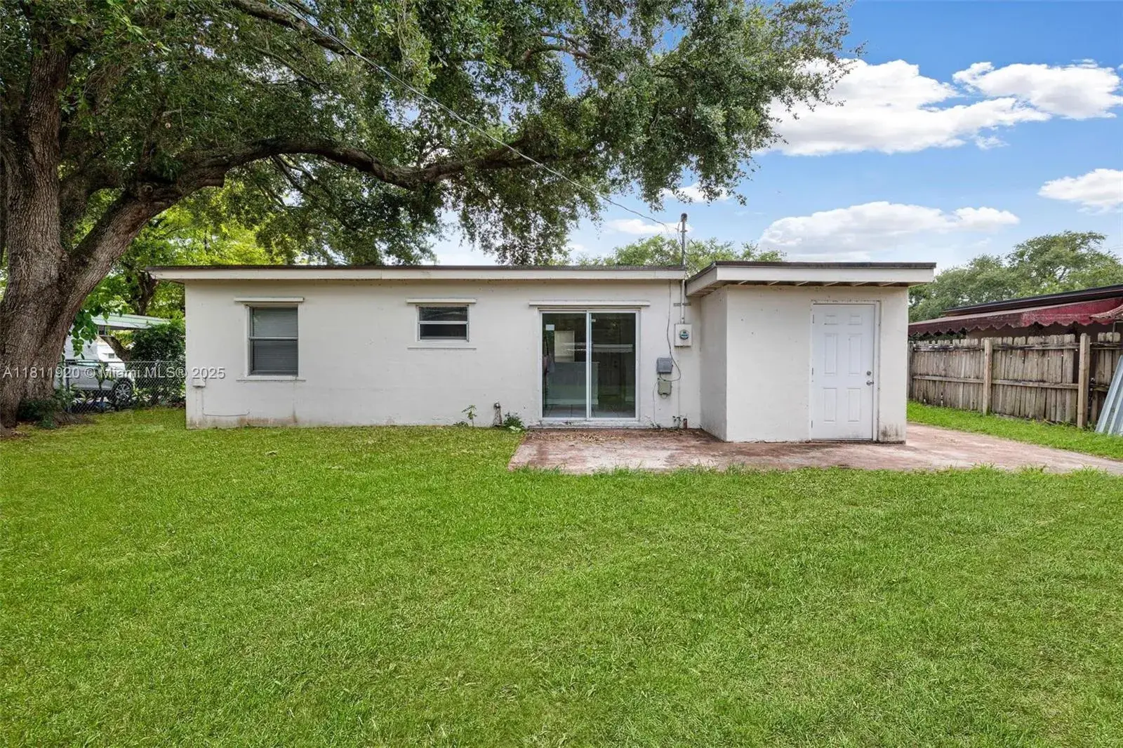 6329 Garfield St, Hollywood FL 33024