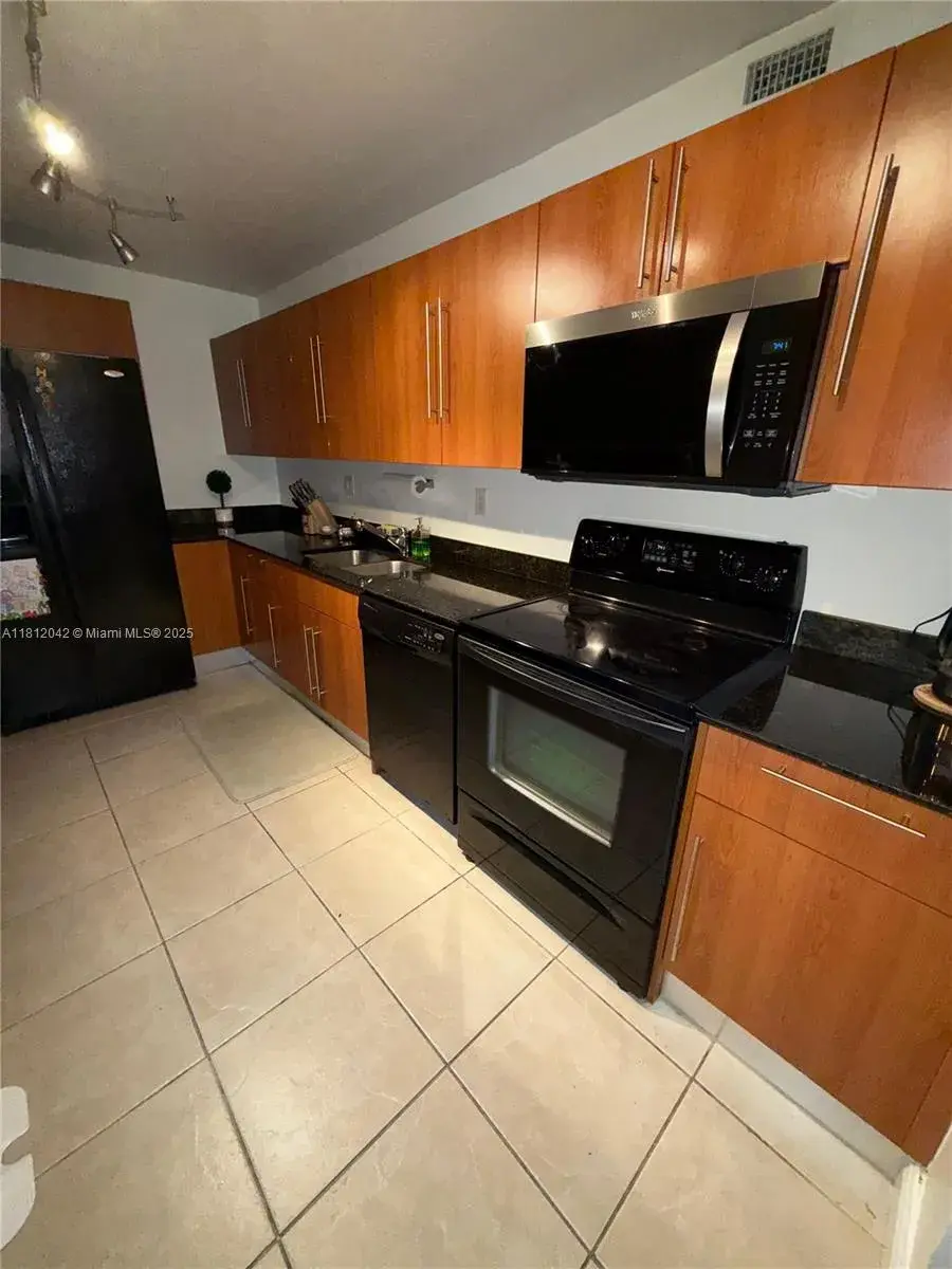 3000 S Ocean Dr # 1216, Hollywood FL 33019