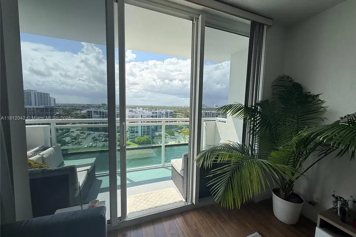 3000 S Ocean Dr # 1216, Hollywood FL 33019