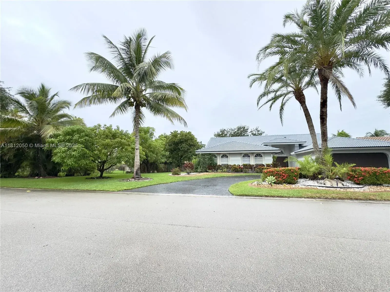 5136 NW 99th Way, Coral Springs FL 33076