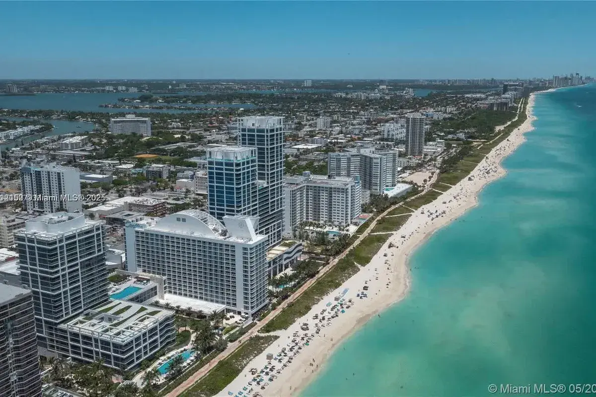 6801 Collins Ave # 703, Miami Beach FL 33141