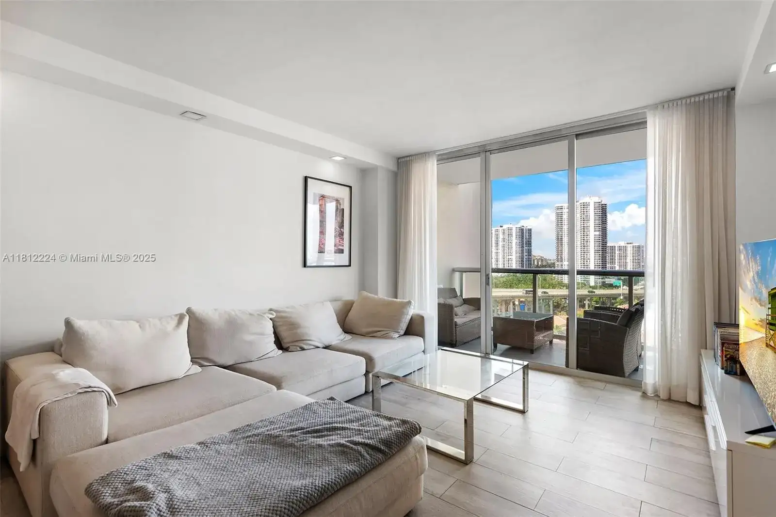 19390 Collins Ave # 1519, Sunny Isles Beach FL 33160 photo 4
