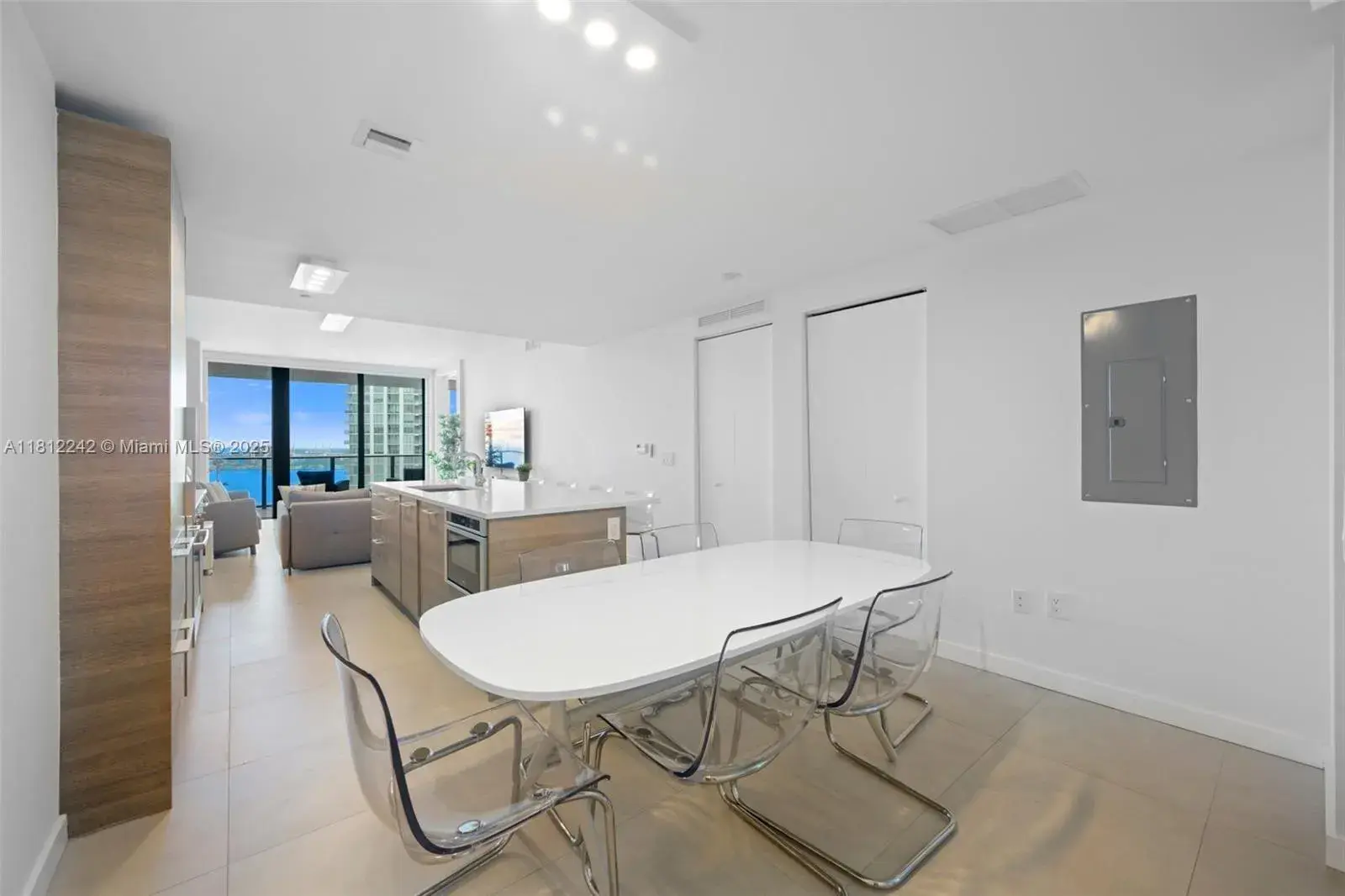 650 NE 32nd St # 2502, Miami FL 33137