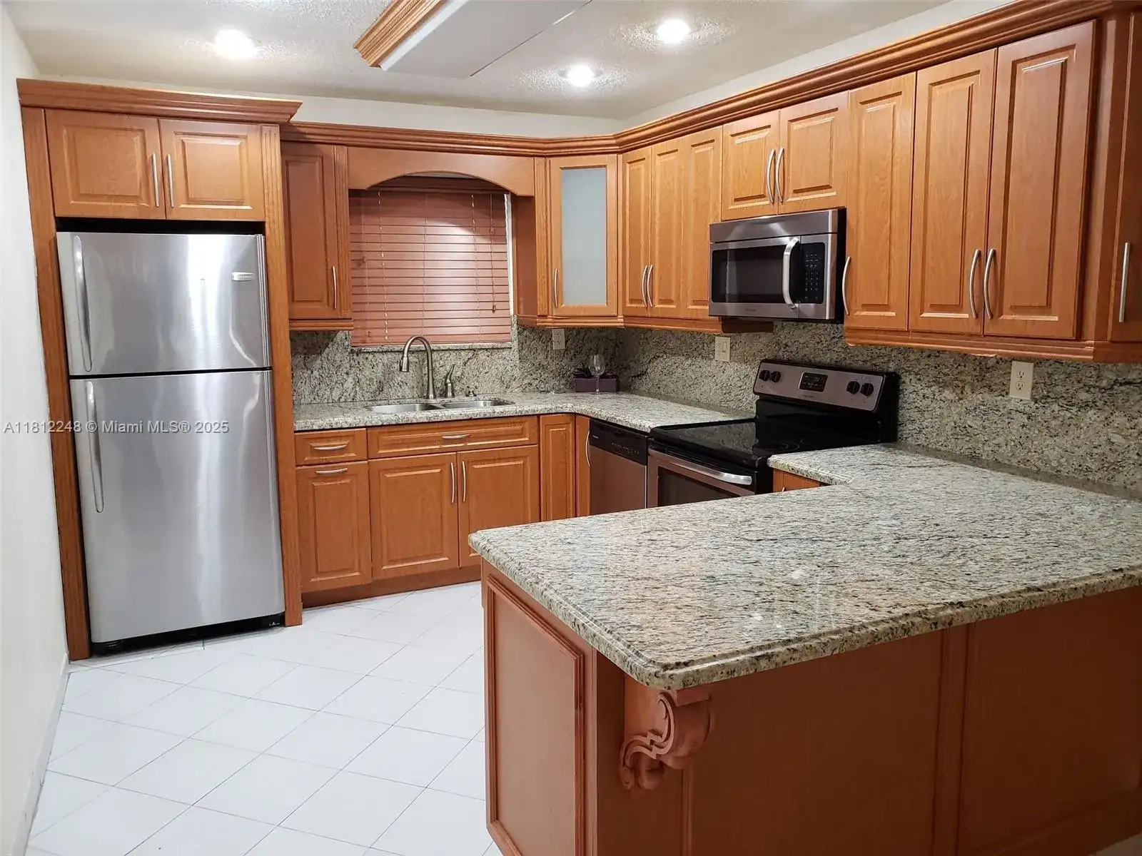 1240 La Mancha Ave, Coral Gables FL 33134 photo 4
