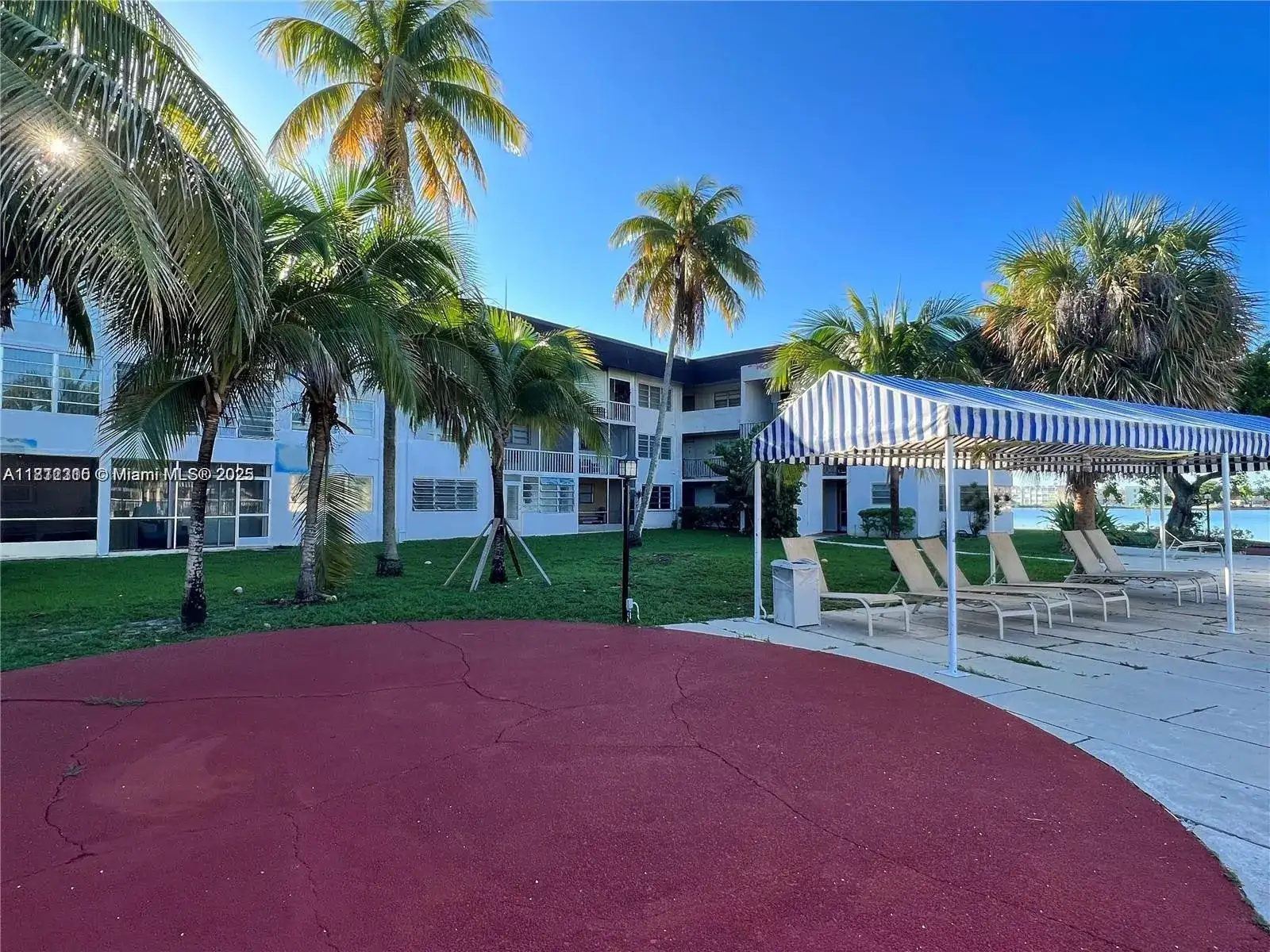 1530 NE 191st St # 205, Miami FL 33179 photo 5