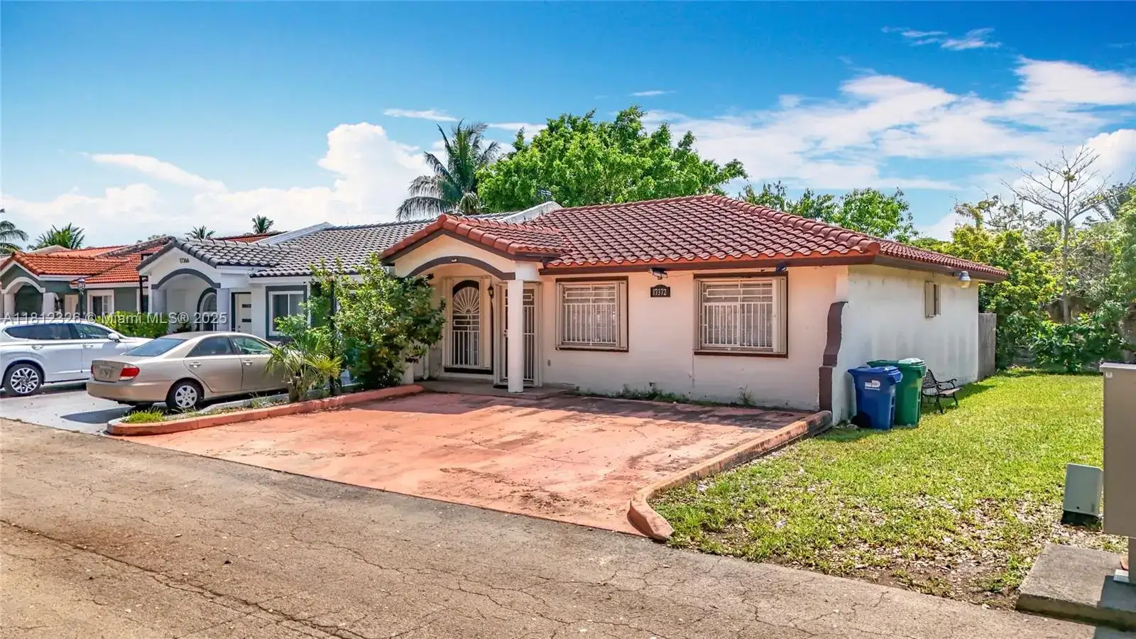 17372 NW 76th Ct, Hialeah FL 33015 photo 3