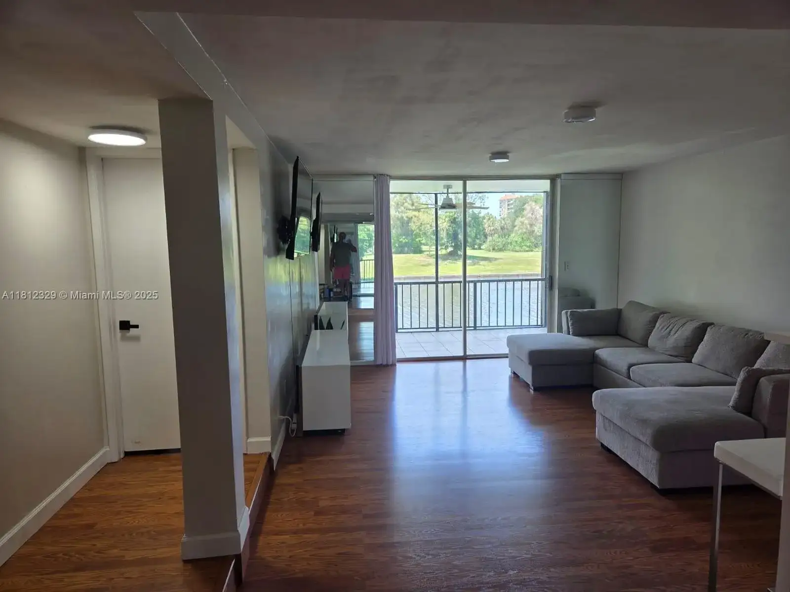 3750 Inverrary Dr # 2B, Lauderhill FL 33319 photo 2