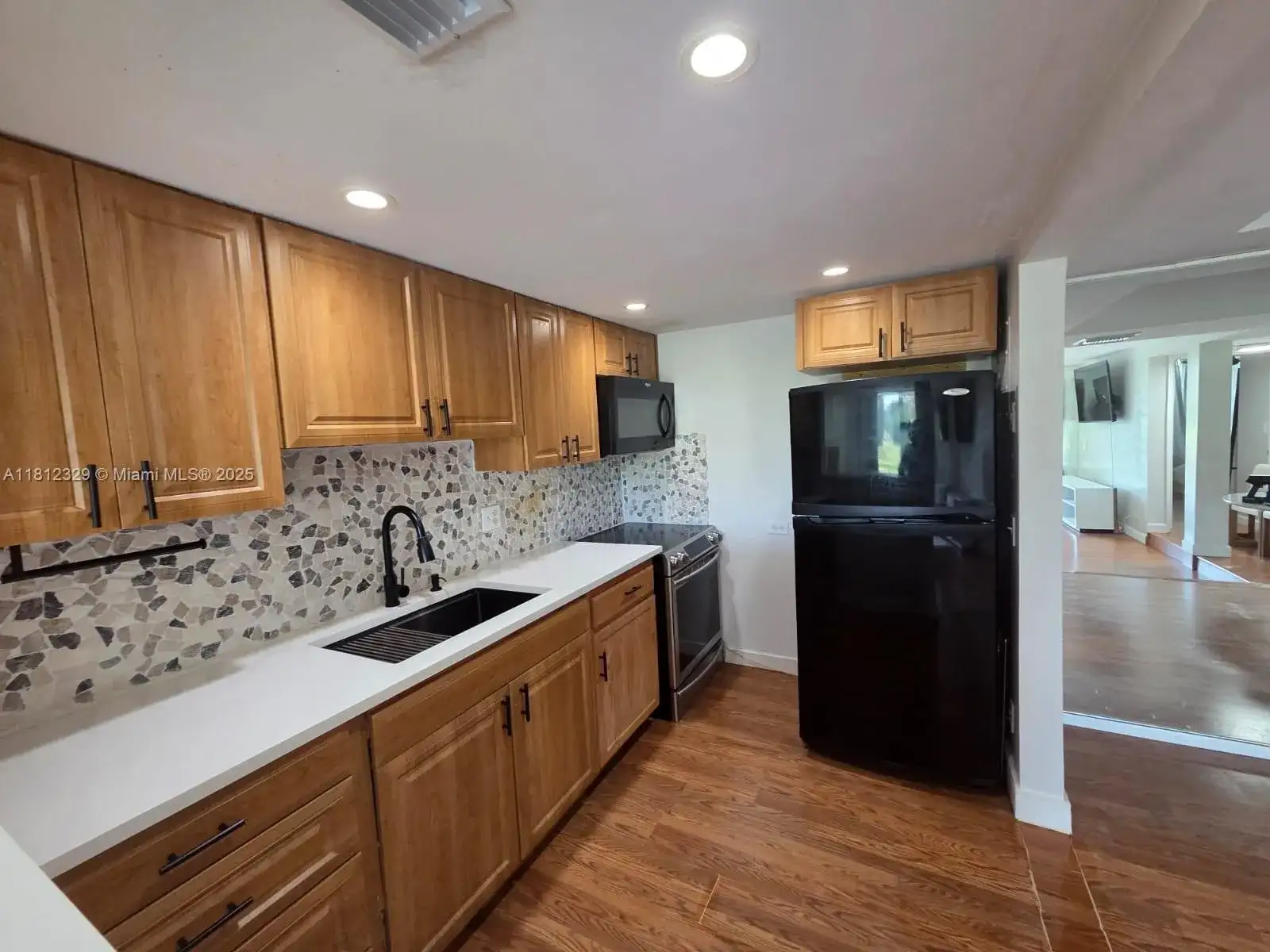 3750 Inverrary Dr # 2B, Lauderhill FL 33319 photo 5