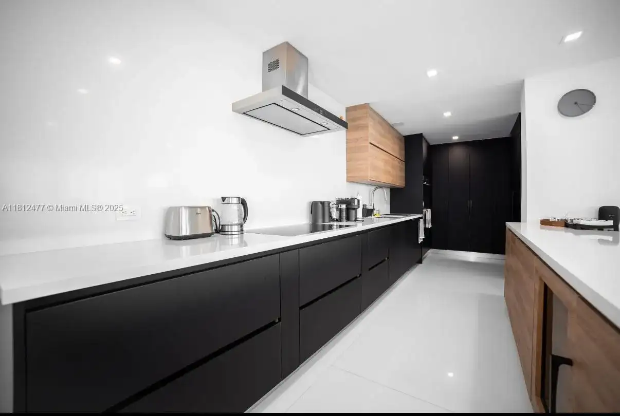 5600 Collins Ave # 14K, Miami Beach FL 33140 photo 4