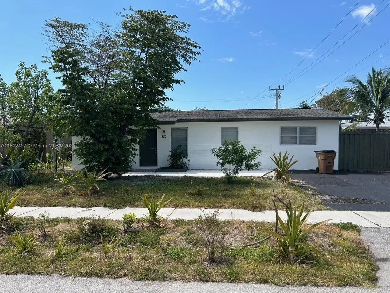 880 NE 49th St, Deerfield Beach FL 33064 photo 2