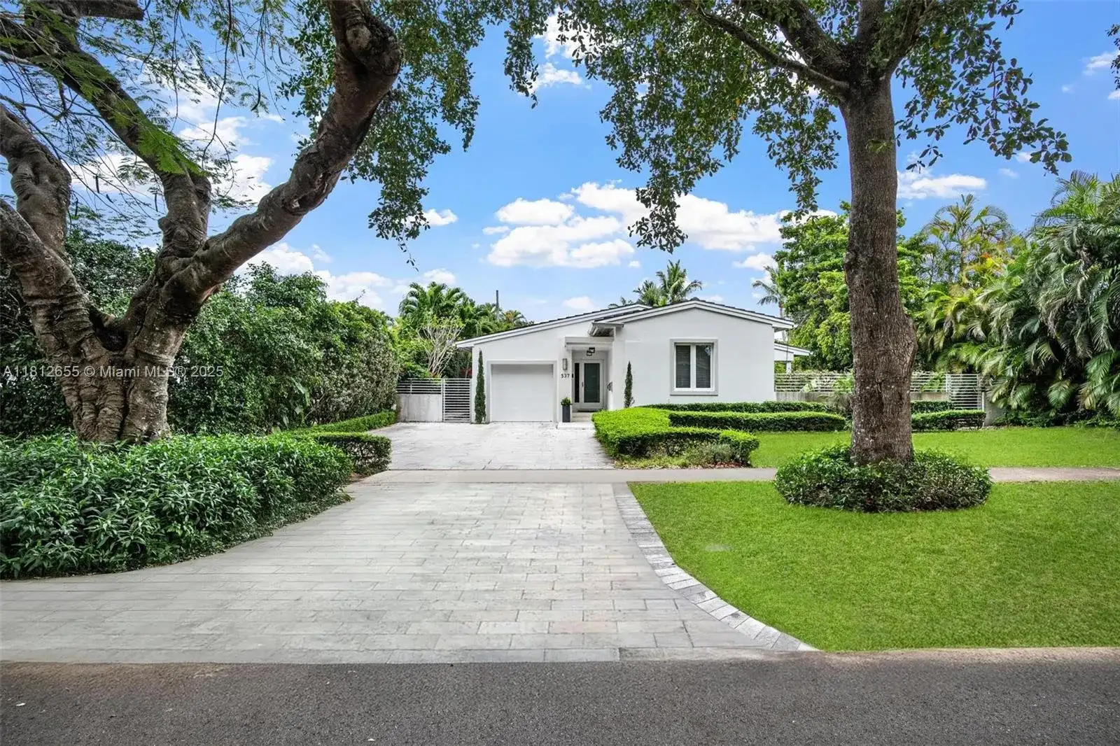 537 Marmore Ave, Coral Gables FL 33146 photo 2