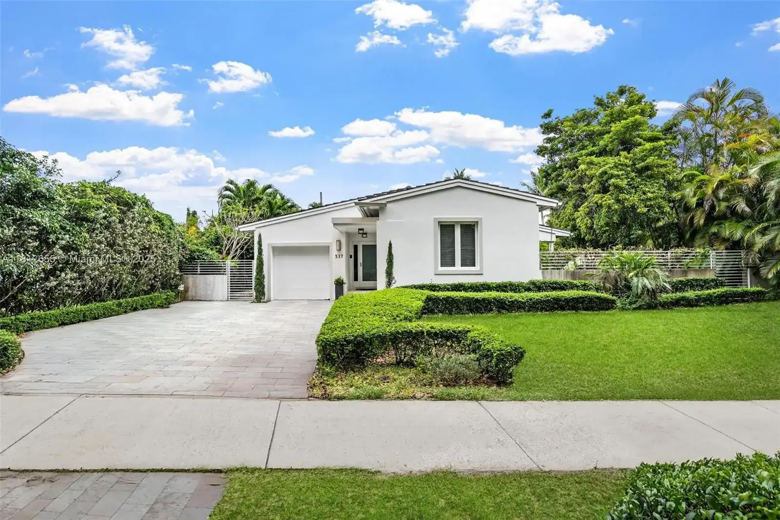 537 Marmore Ave, Coral Gables FL 33146 photo 4