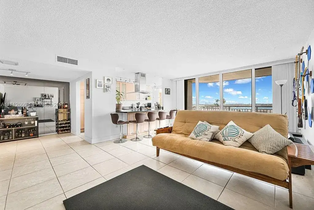 18041 Biscayne Blvd # 1201, Aventura FL 33160 photo 3