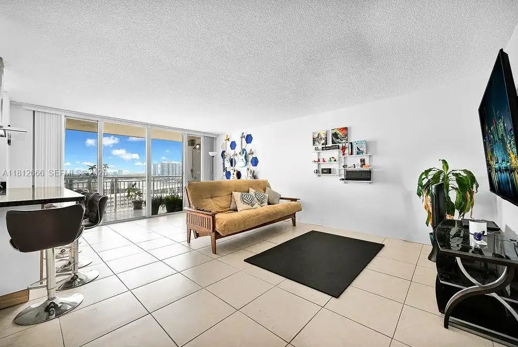 18041 Biscayne Blvd # 1201, Aventura FL 33160 photo 4