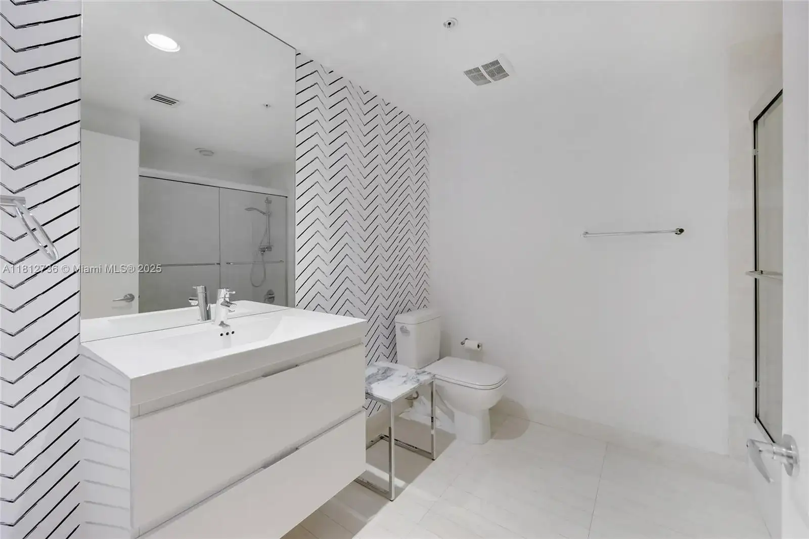 17301 Biscayne Blvd # 605, North Miami Beach FL 33160 photo 5