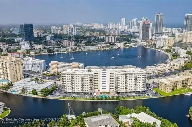 401 Golden Isles Dr # 1101, Hallandale Beach FL 33009