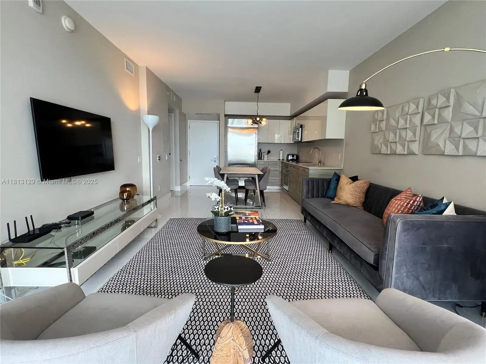 1300 Brickell Bay Dr # 2307, Miami FL 33131 photo 3