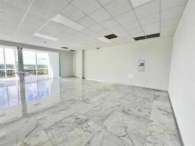 20200 W Dixie Hwy 709 Hwy, Miami FL 33180 photo 2