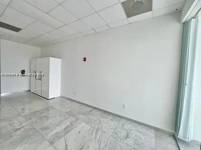 20200 W Dixie Hwy 709 Hwy, Miami FL 33180 photo 4