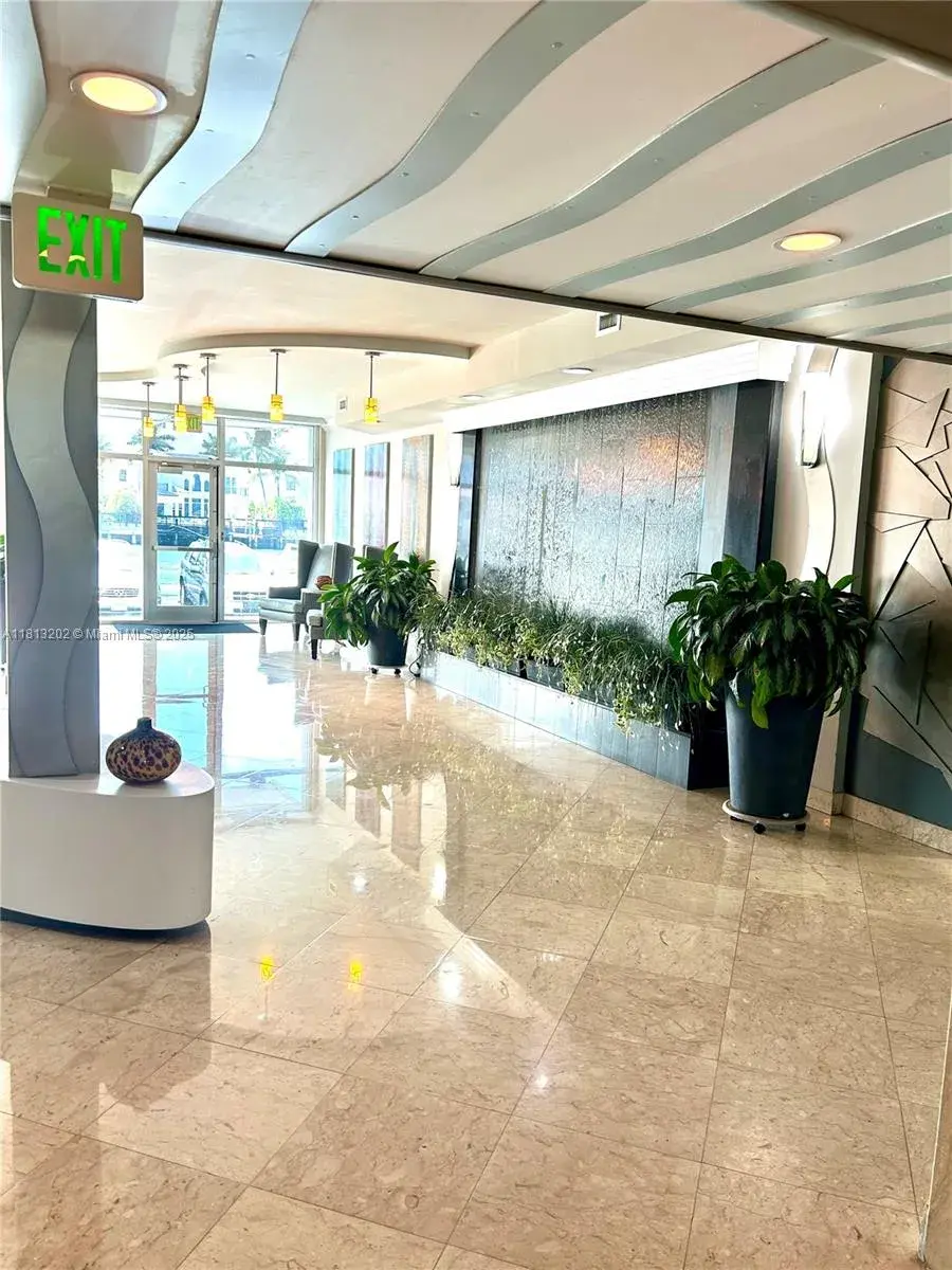1500 S Ocean Dr, Hollywood FL 33019