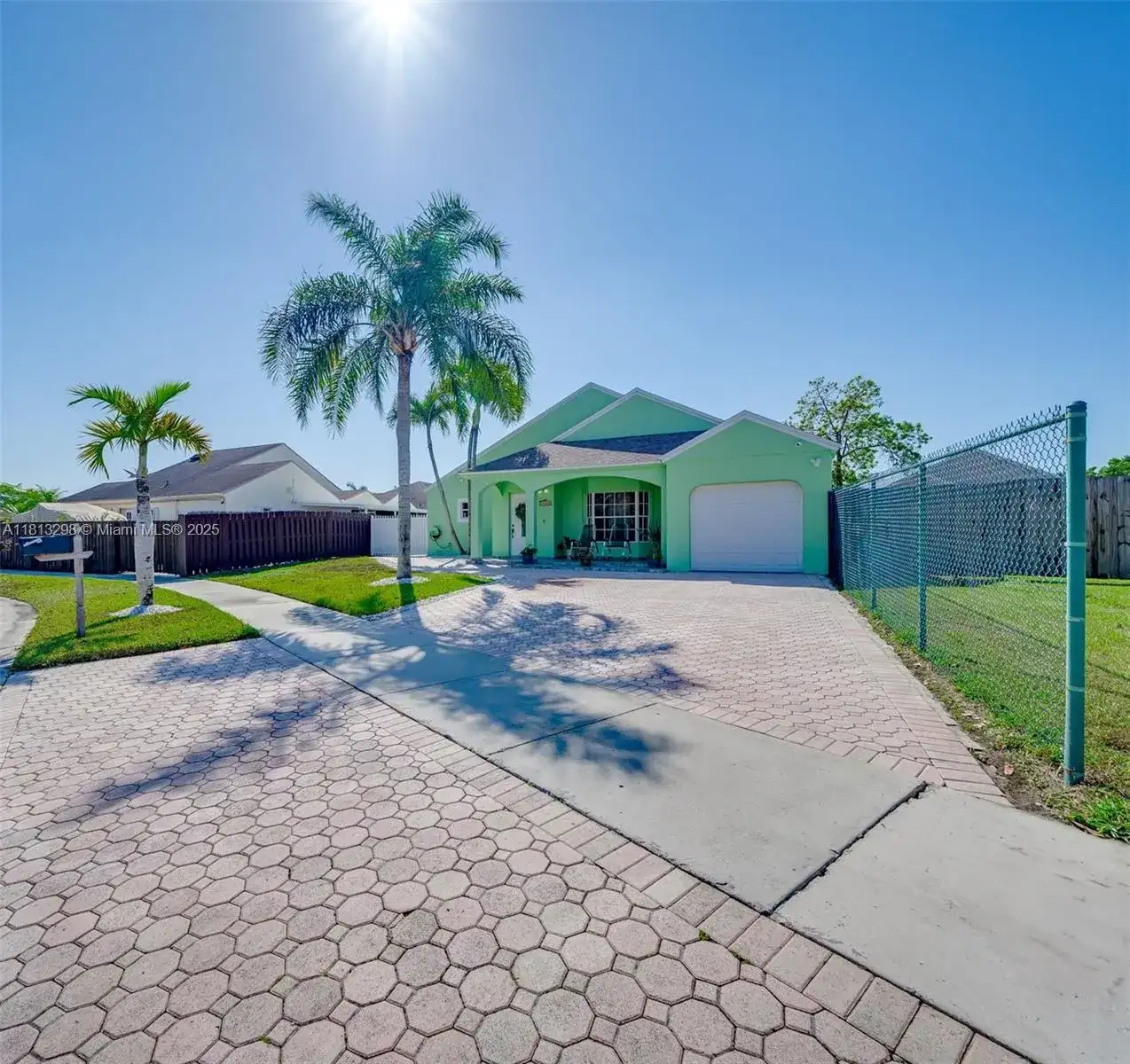 14400 SW 153rd Ter, Miami FL 33177 photo 2