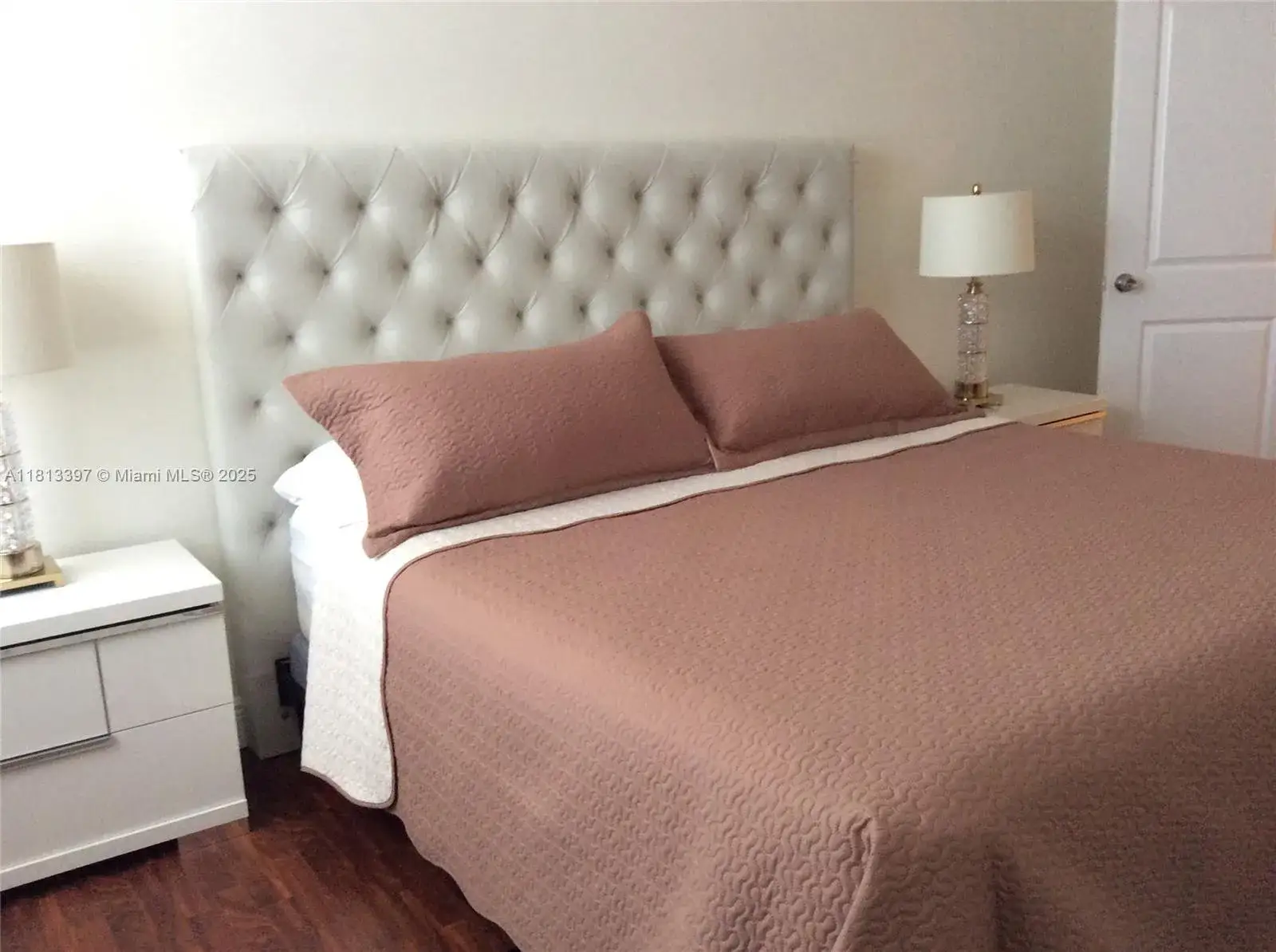 2 bedroom 2 bath Residential for sale at 100 Lincoln Rd # 1214, Miami Beach FL 33139