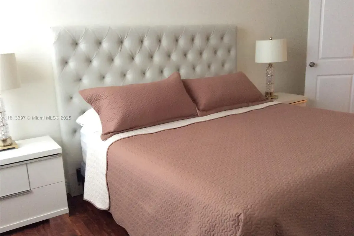 100 Lincoln Rd # 1214, Miami Beach FL 33139