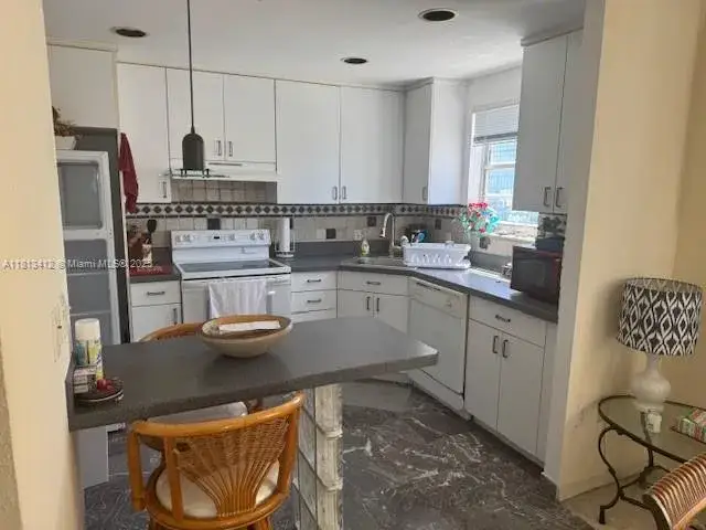 2 bedroom 1 bath Residential for sale at 2829 Indian Creek Dr # 1111, Miami Beach FL 33140