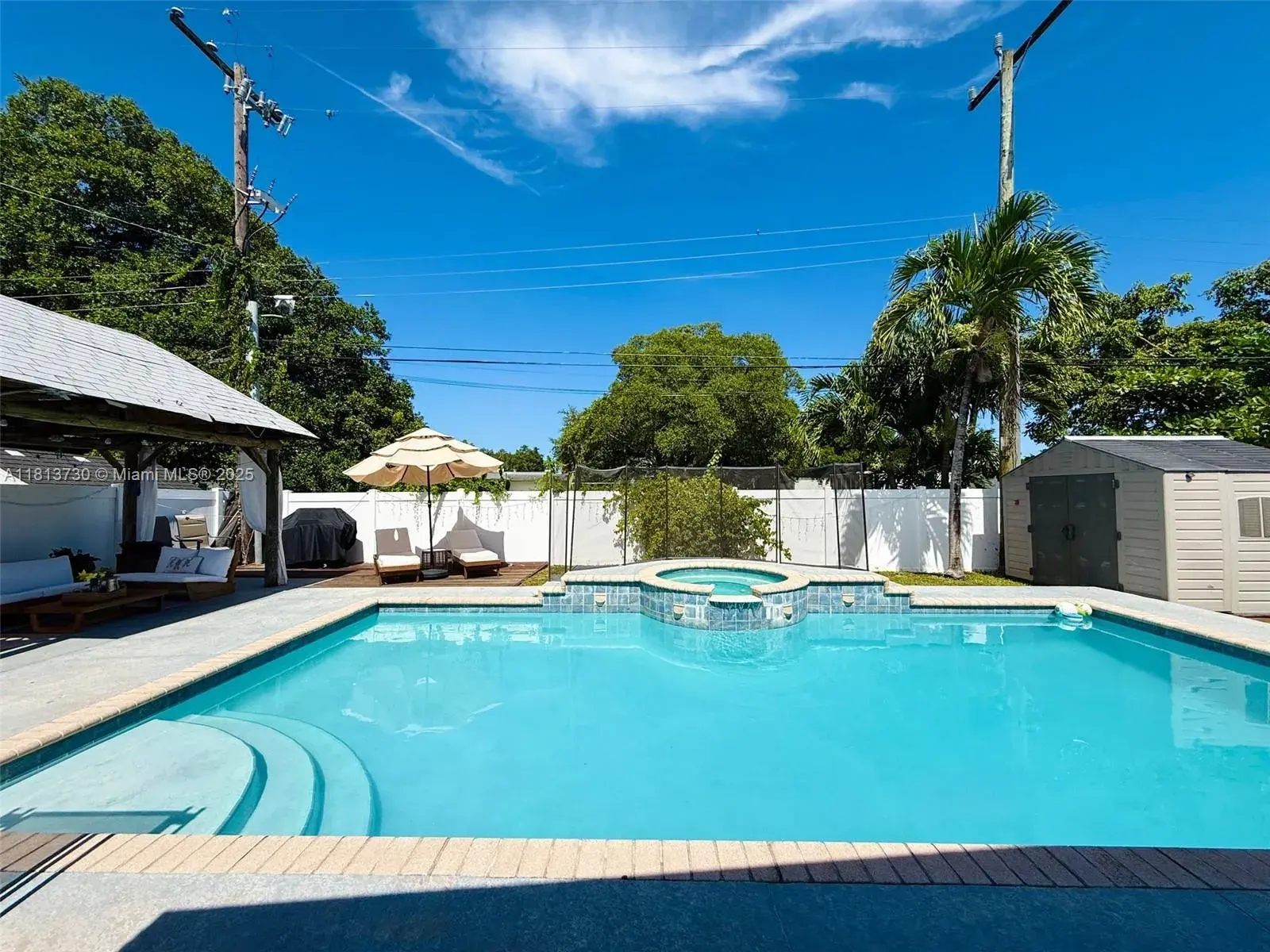 411 SW 10th SW Terrace, Hallandale Beach FL 33009