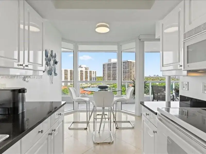 21055 Yacht Club Dr # 1007, Aventura FL 33180 photo 2