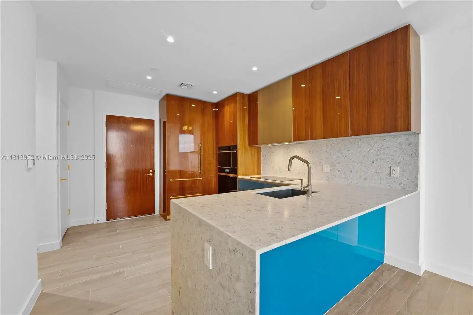 2678 Tigertail Ave # 909, Miami FL 33133 photo 4