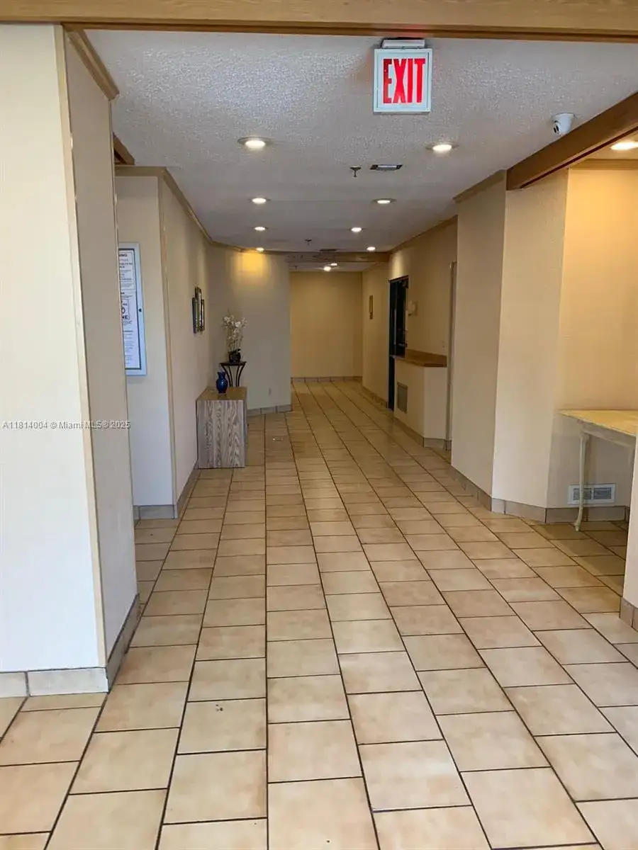 20850 San Simeon Way # 5, Miami FL 33179 photo 3