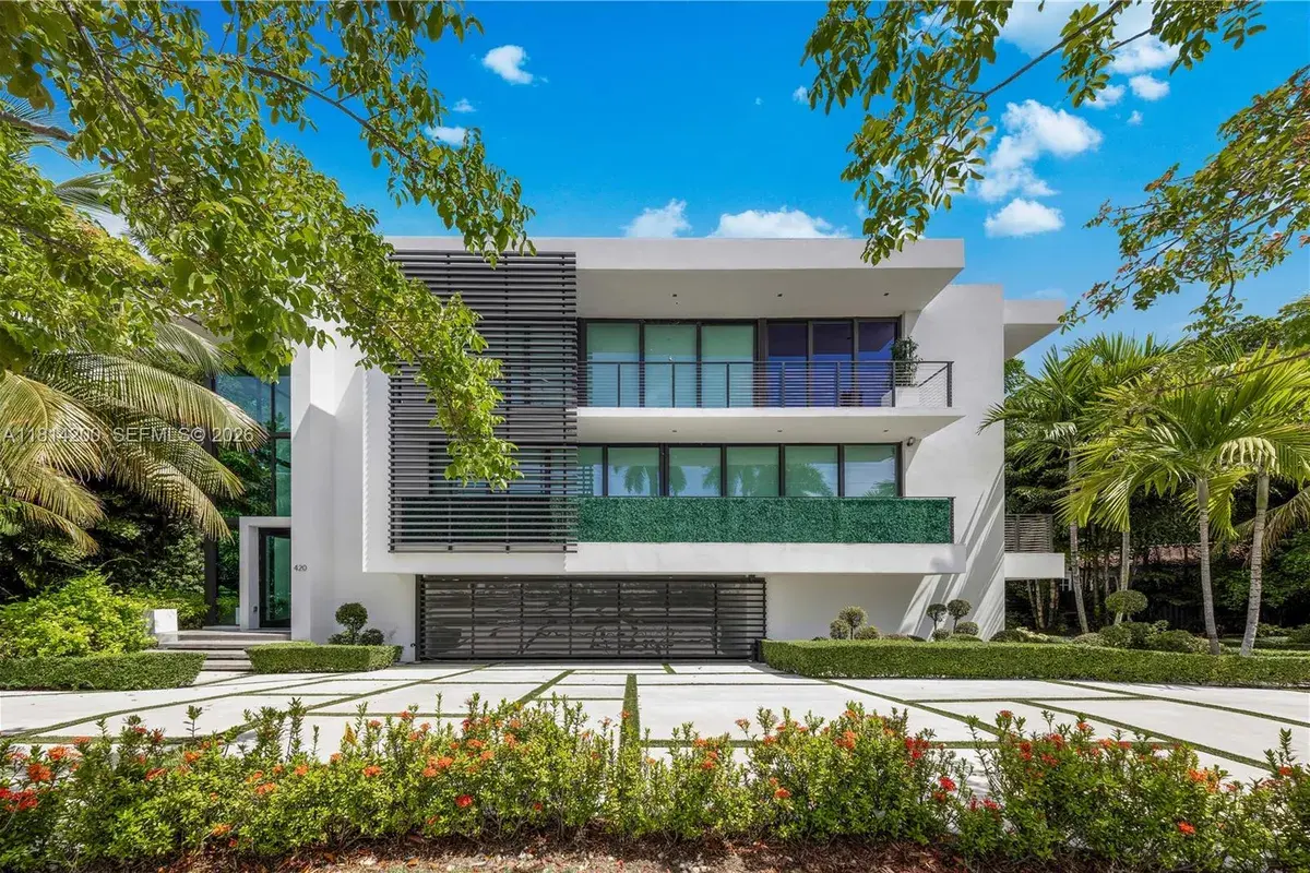 420 N Hibiscus Dr, Miami Beach FL 33139
