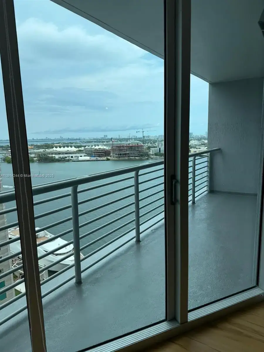 335 S Biscayne Blvd # 2404, Miami FL 33131 photo 5