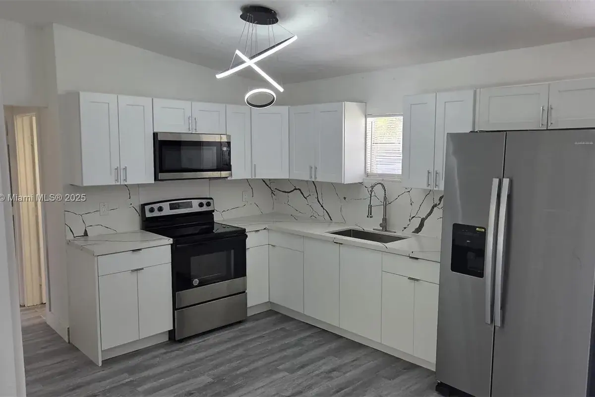 2248 MARINA PARK DR, Fort Myers FL 33905