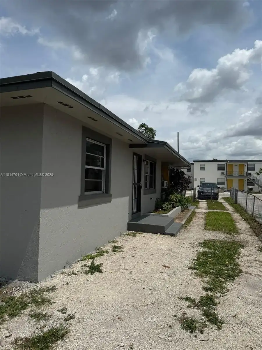740 NW 100th St # 2, Miami FL 33150 photo 3