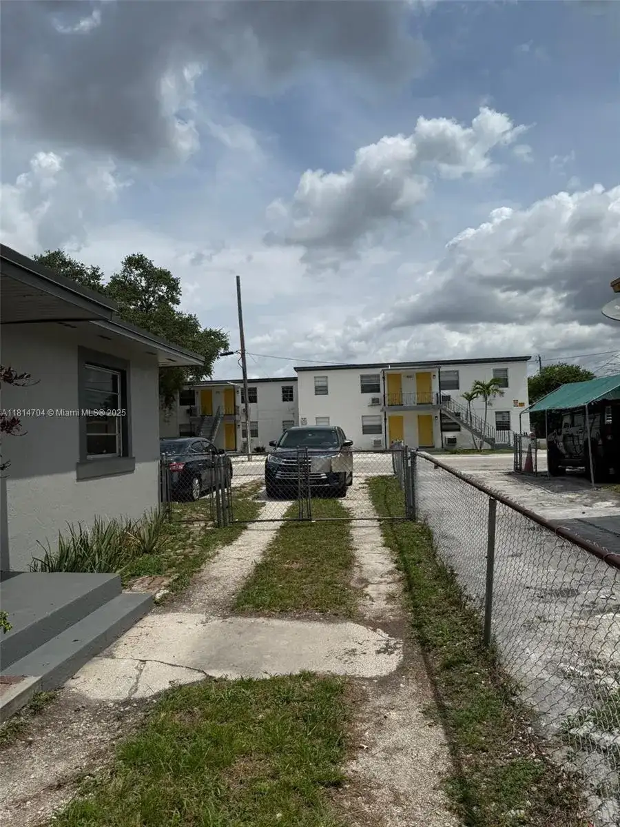 740 NW 100th St # 2, Miami FL 33150 photo 4
