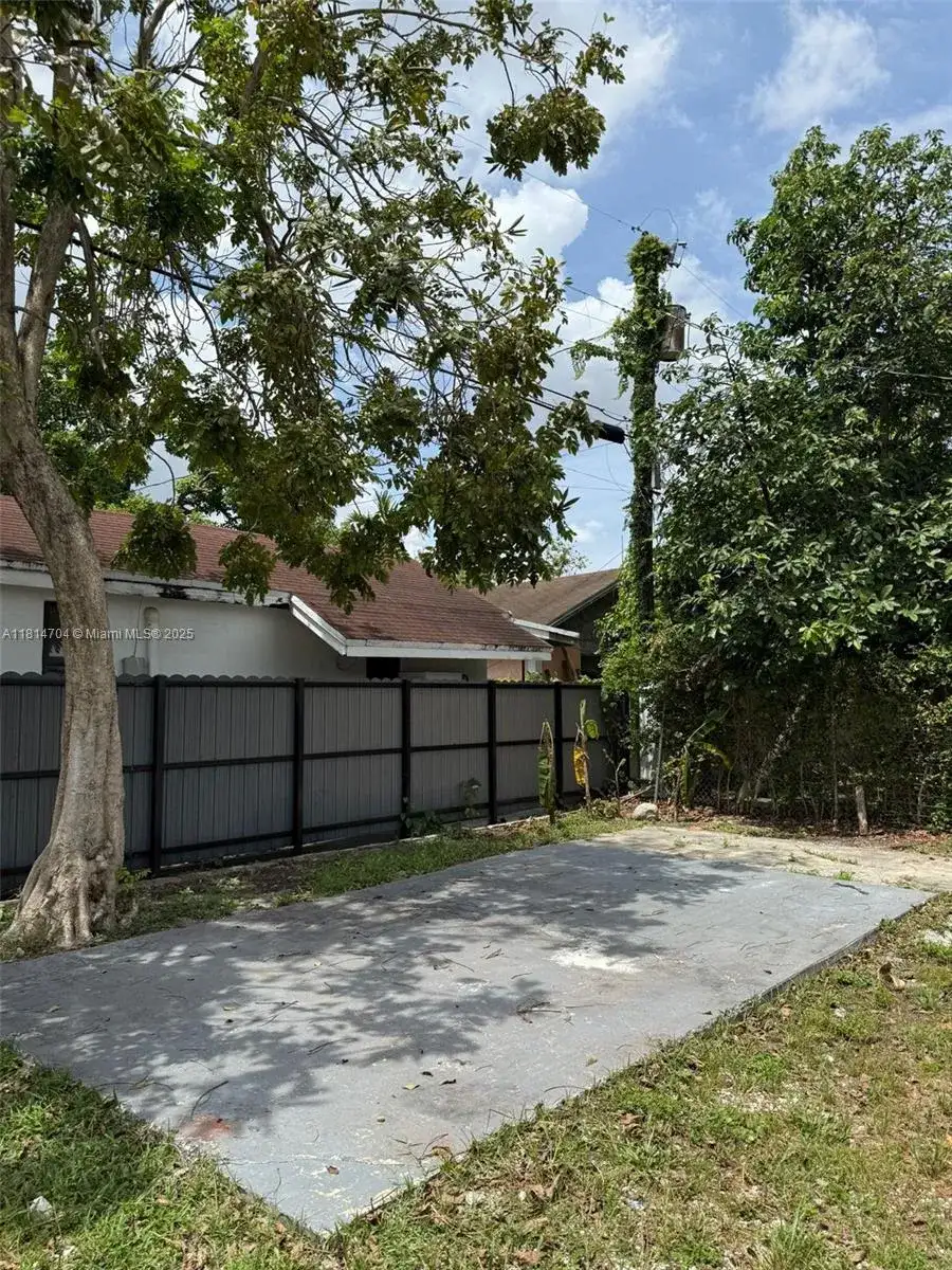 740 NW 100th St # 2, Miami FL 33150 photo 5