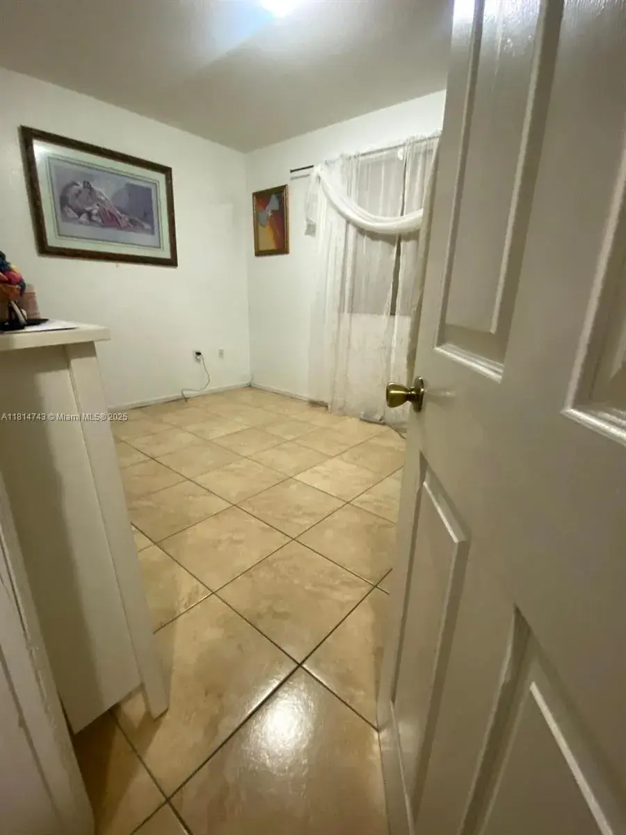 1334 W 42nd St # 3, Hialeah FL 33012