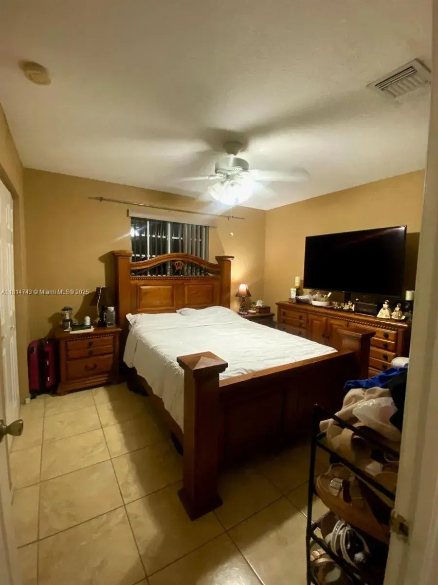 1334 W 42nd St # 3, Hialeah FL 33012