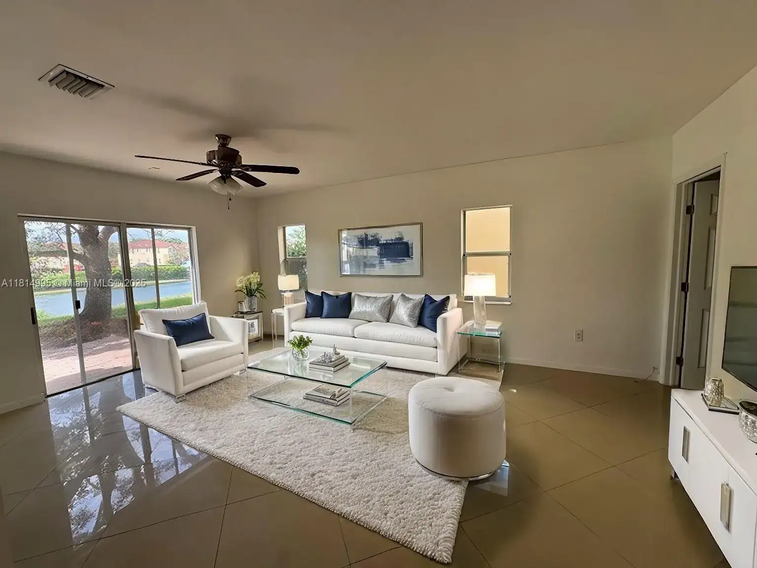 1720 NE 35th Ave, Homestead FL 33033 photo 2
