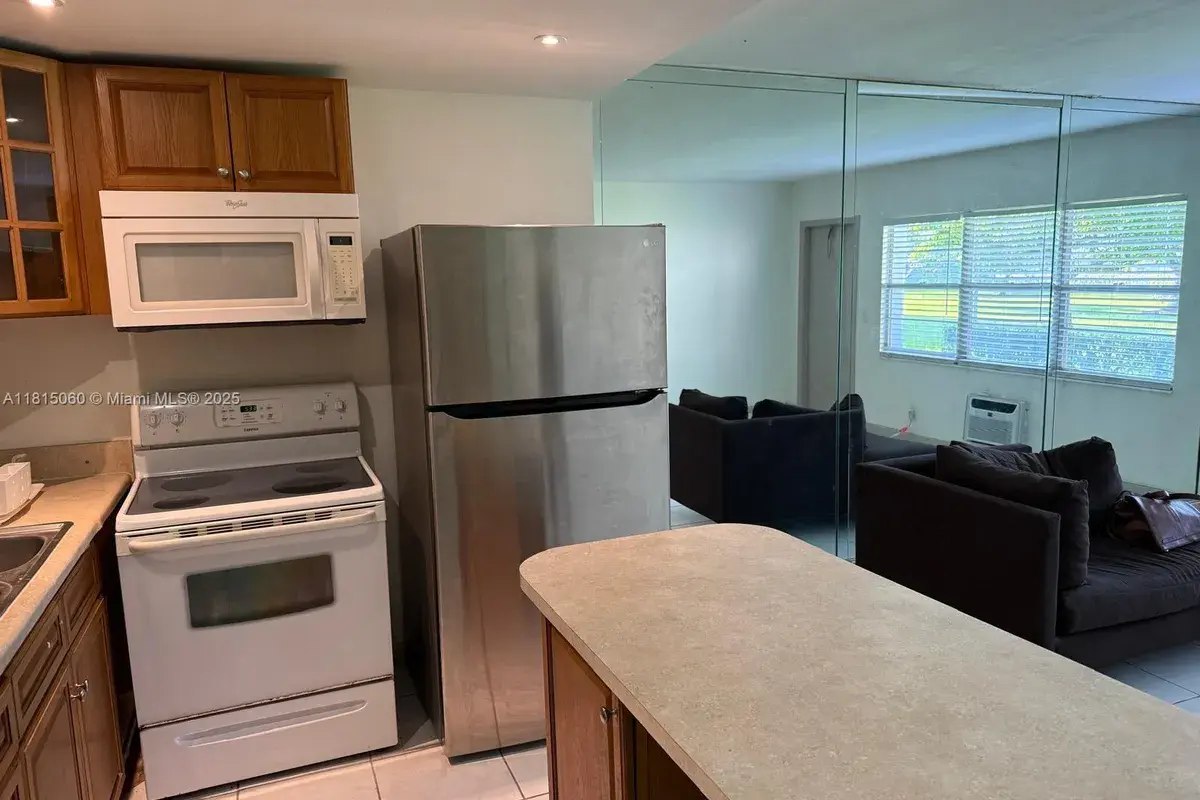 217 Suffolk F # 217, Boca Raton FL 33434