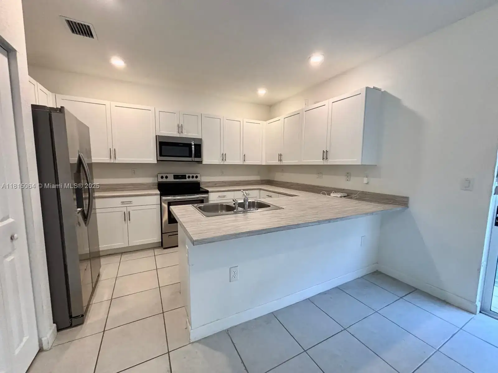 1859 SE 27th Ter # 1859, Homestead FL 33035 photo 3