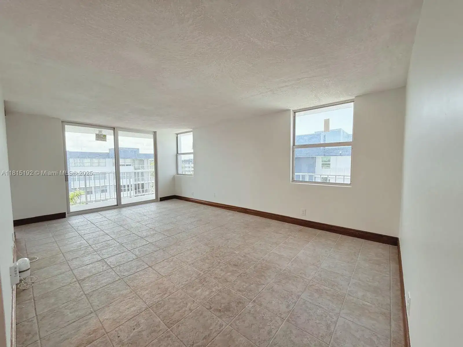 16570 NE 26th Ave # 6B, North Miami Beach FL 33160 photo 5