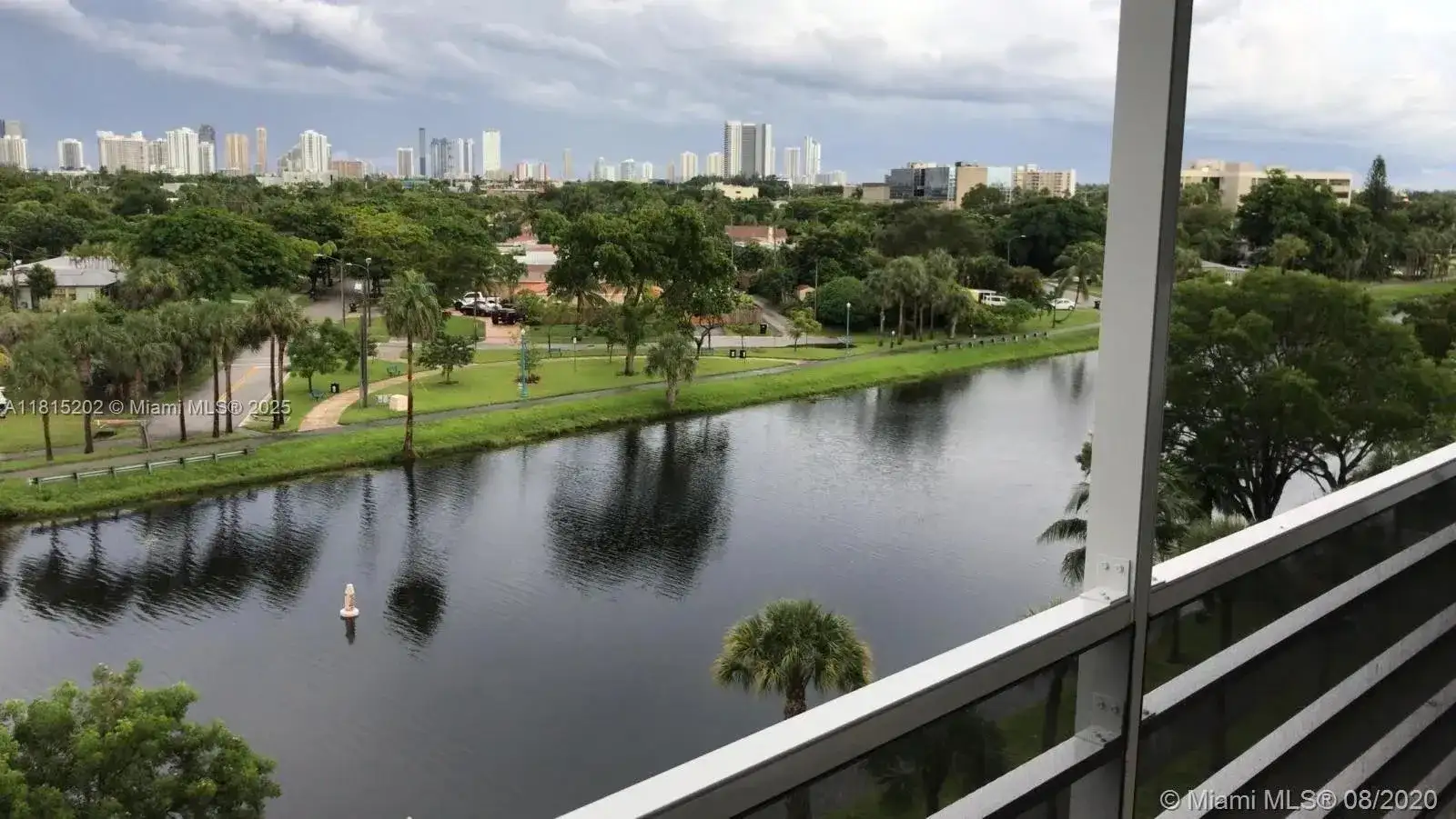 16850 S Glades Dr # 8G, North Miami Beach FL 33162 photo 4