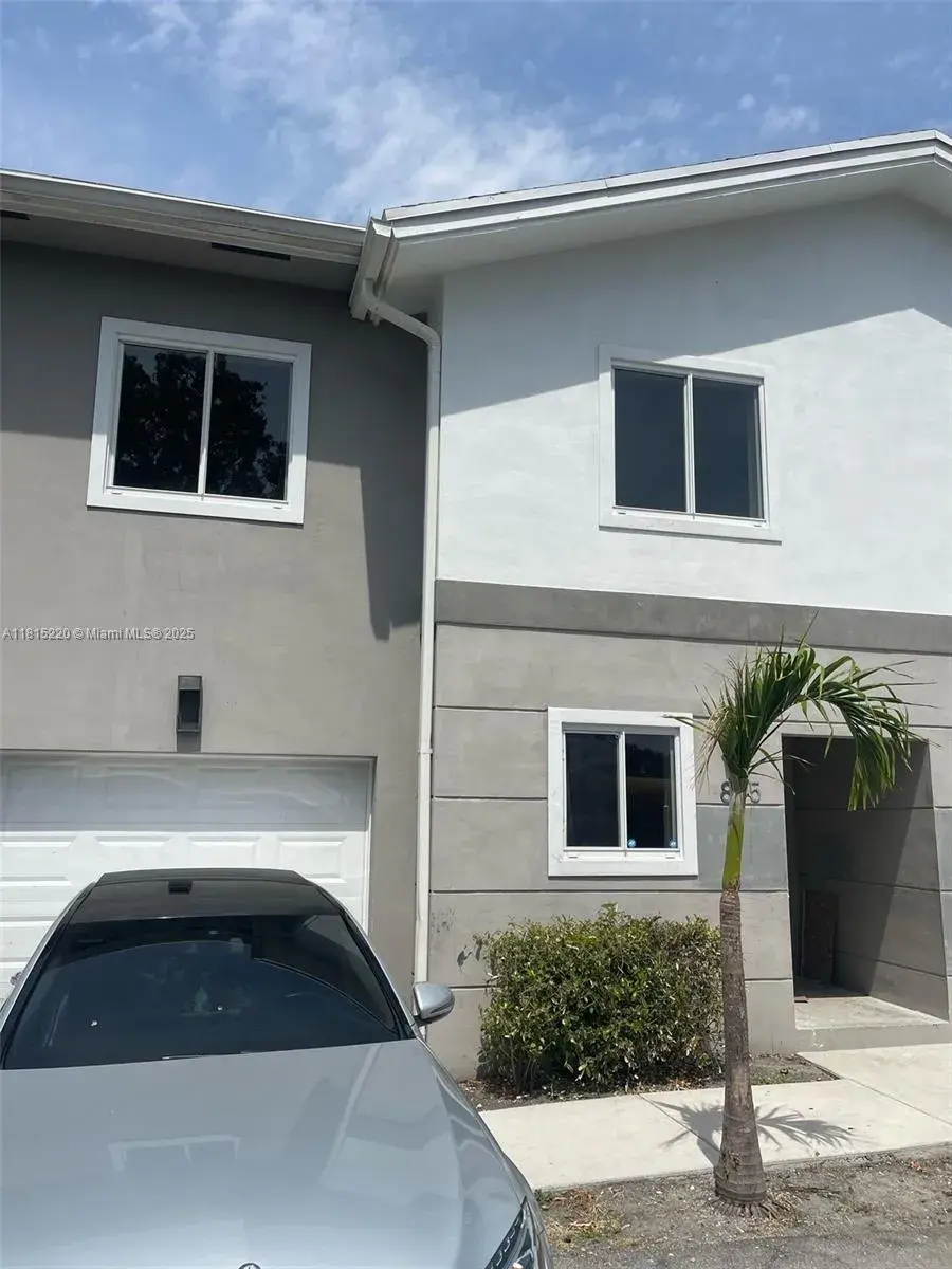 813 NW 3rd Ave, Fort Lauderdale FL 33311