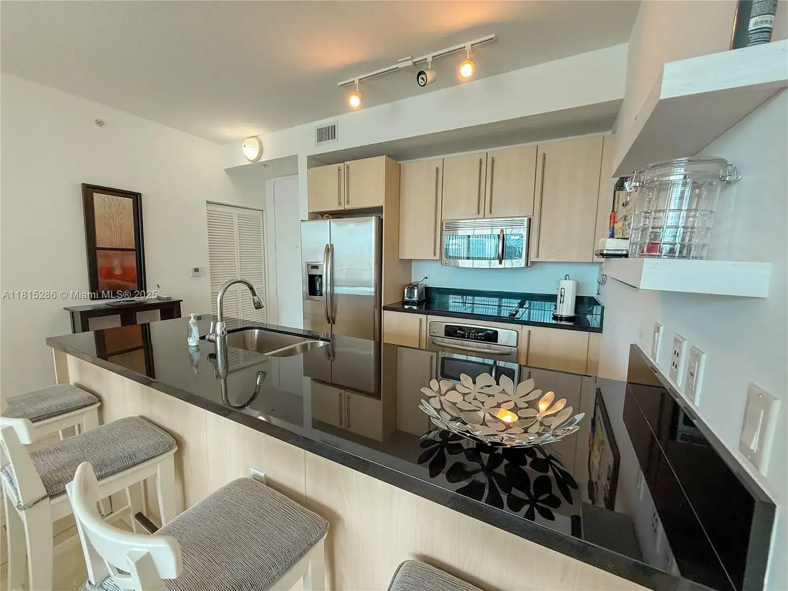 79 SW 12th St, Miami FL 33130 photo 3