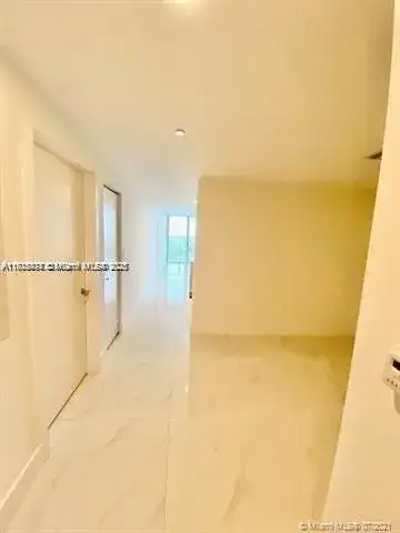 16385 Biscayne Blvd # 702, North Miami Beach FL 33160 photo 2