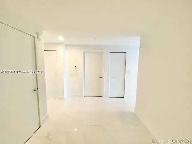 16385 Biscayne Blvd # 702, North Miami Beach FL 33160 photo 4