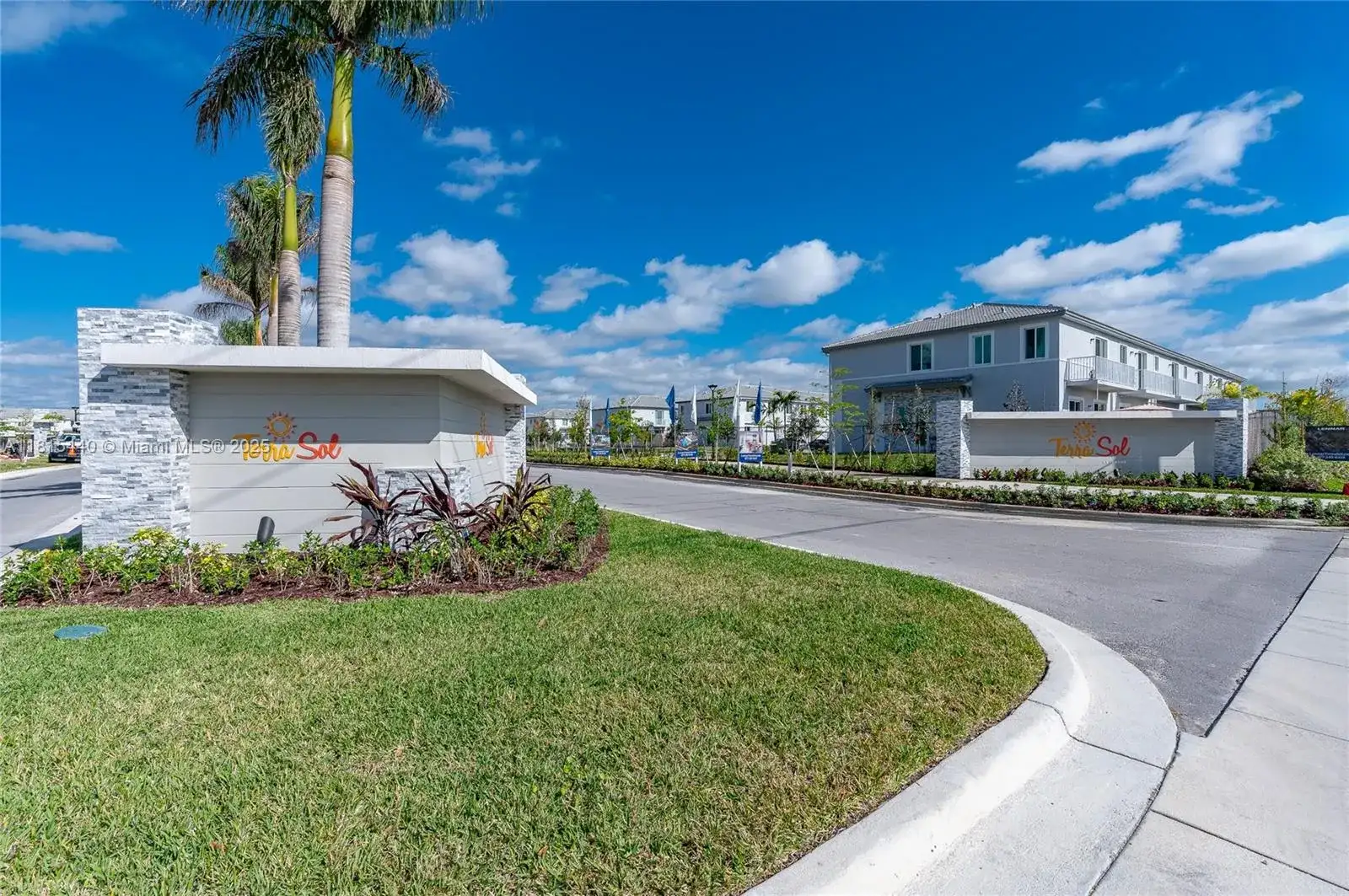 725 SE 13 ST. CIR. # 725, Homestead FL 33034 photo 3